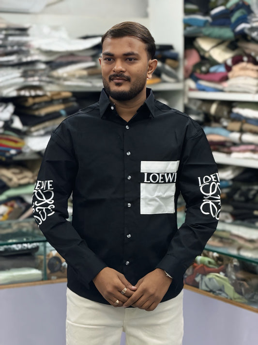 Men’s Black Contrast Panel Shirt with Typography Print – Stylish Streetwear Casual Shirt for Men