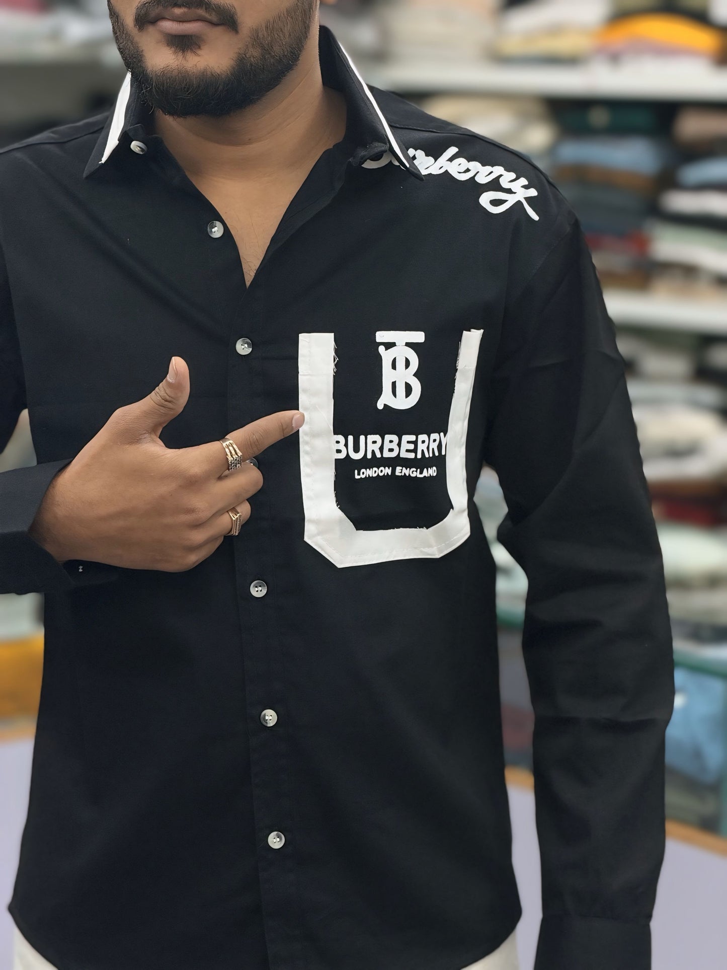 Men’s Black Graphic Print Shirt with Contrast Pocket – Stylish Street Style Cotton Shirt