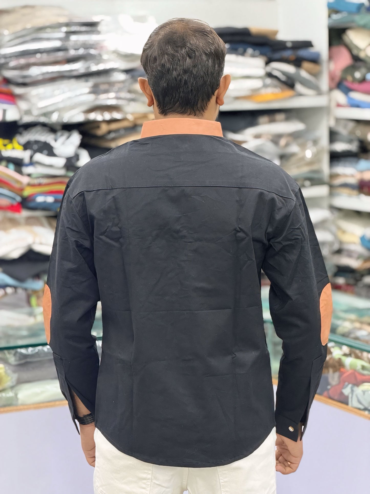 Men’s Black Typography Print Shirt with Contrast Design – Stylish Streetwear Casual Shirt for Men