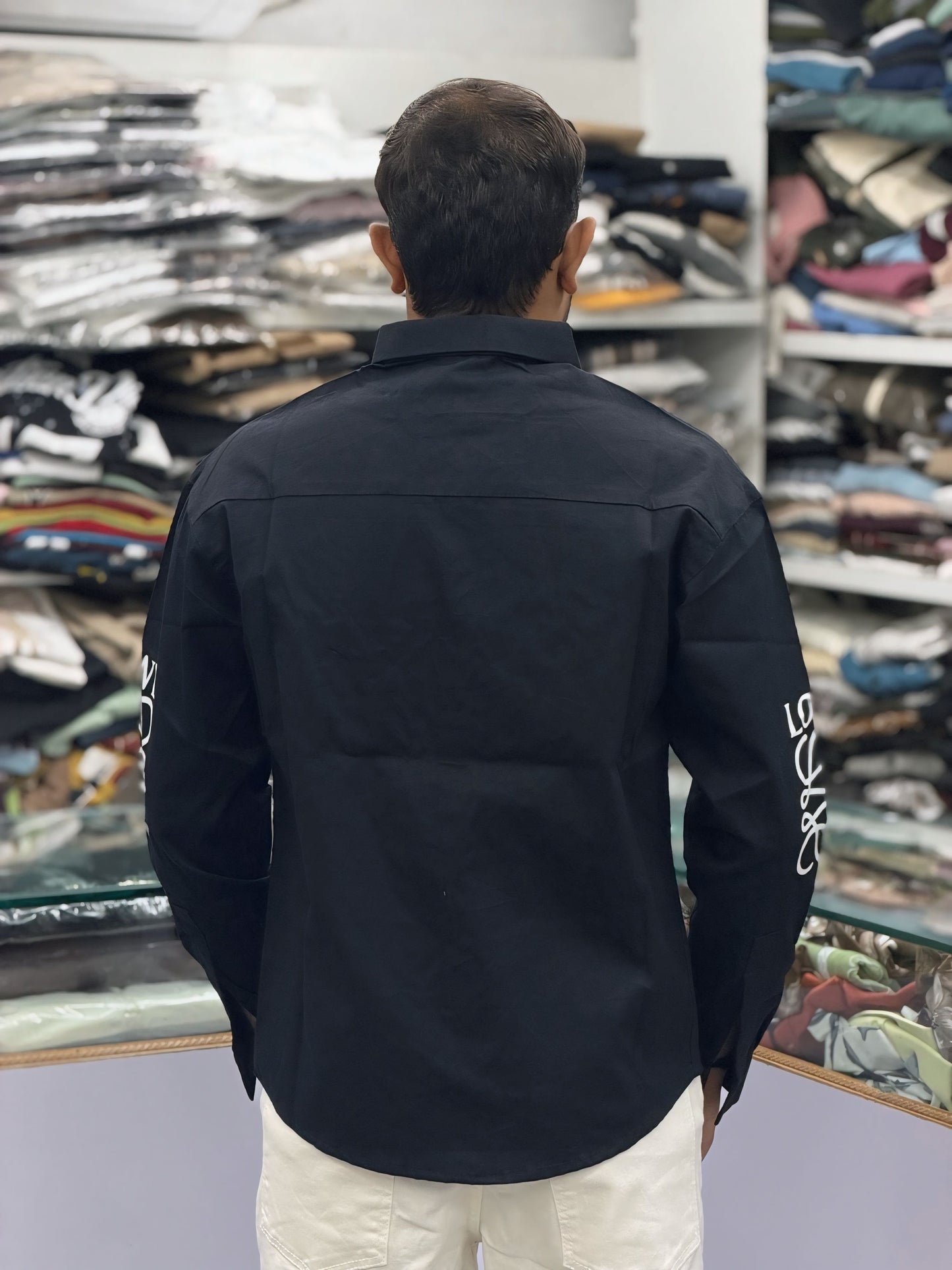 Men’s Black Contrast Panel Shirt with Typography Print – Stylish Streetwear Casual Shirt for Men